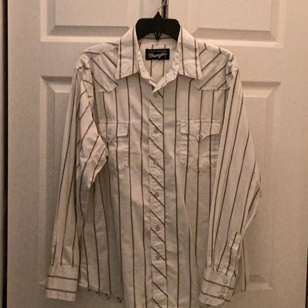 🤠Wrangler Size Large Ranchwear Pearl Snap button Up Western~Style Fun to Wear 🤠